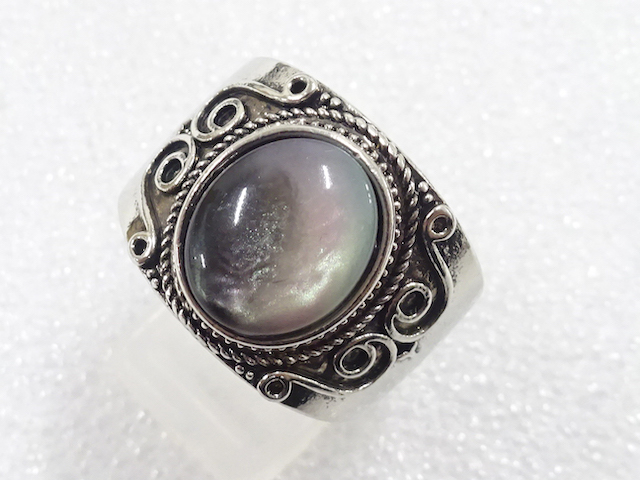 JAPANESE KIMONO / ANTIQUE COLORED STONE RING (SIZE 21)